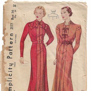 1940s Vintage Butterick Ladies Day Dress No. 2177